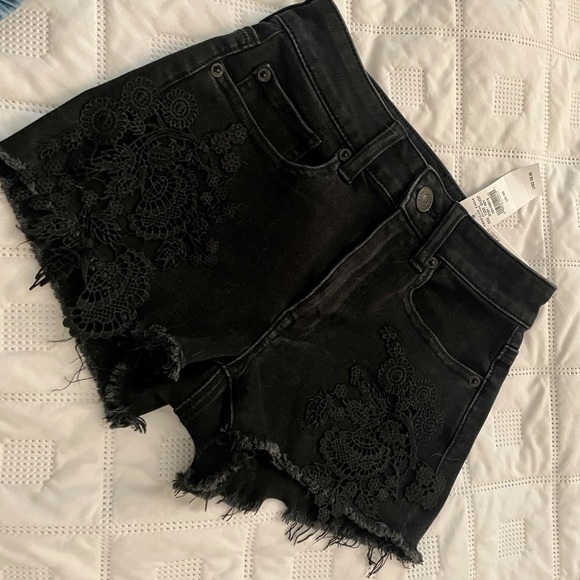 American Eagle Hi-rise Lace Shortie - 00 - Picture 2 of 3